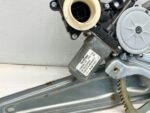 AURIS II MECHANIZM PODNOSZENIA SZYBY PRAWY TYŁ MAŁA WTYCZKA 85720-02440-B - obrazek 2