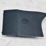 COROLLA E21 OSŁONA DESKI ROZDZIELCZEJ MASKOWNICA GŁOŚNIKA LEWA BEZ JBL