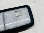 COROLLA E21 KOMBI LAMPKA OŚWIETLENIA KABINY WNĘTRZA PODSUFITKI TYLNA CZARNA - obrazek 3