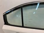COROLLA E21 SEDAN DRZWI TYLNE PRAWY TYŁ KOMPLETNE 040 WGNIOT - obrazek 3
