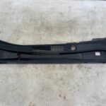 COROLLA E21 PODSZYBIE PRZEDNIE SZYBY CZOŁOWEJ PLASTIKOWE 55708-02A20