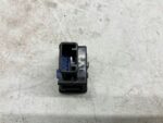 AVENSIS T27 PRZYCISK PRZEŁĄCZNIK OTWIERANIA KRATKI WLEWU PALIWA - obrazek 3