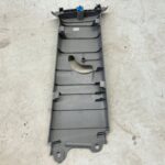 YARIS IV OSŁONA SŁUPKA ŚRODKOWEGO GÓRNA LEWA SZARA 62412-K0020-A - obrazek 4