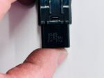 RAV4 V PRZYCISK PRZEŁĄCZNIK OTWIERANIA ELEKTRYCZNEJ KLAPY BAGAŻNIKA - obrazek 4