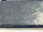 COROLLA E21 OSŁONA ZAŚLEPKA KLAMKI WEWNĘTRZNEJ PRAWA PRZÓD TYŁ 74037-02040 - obrazek 3