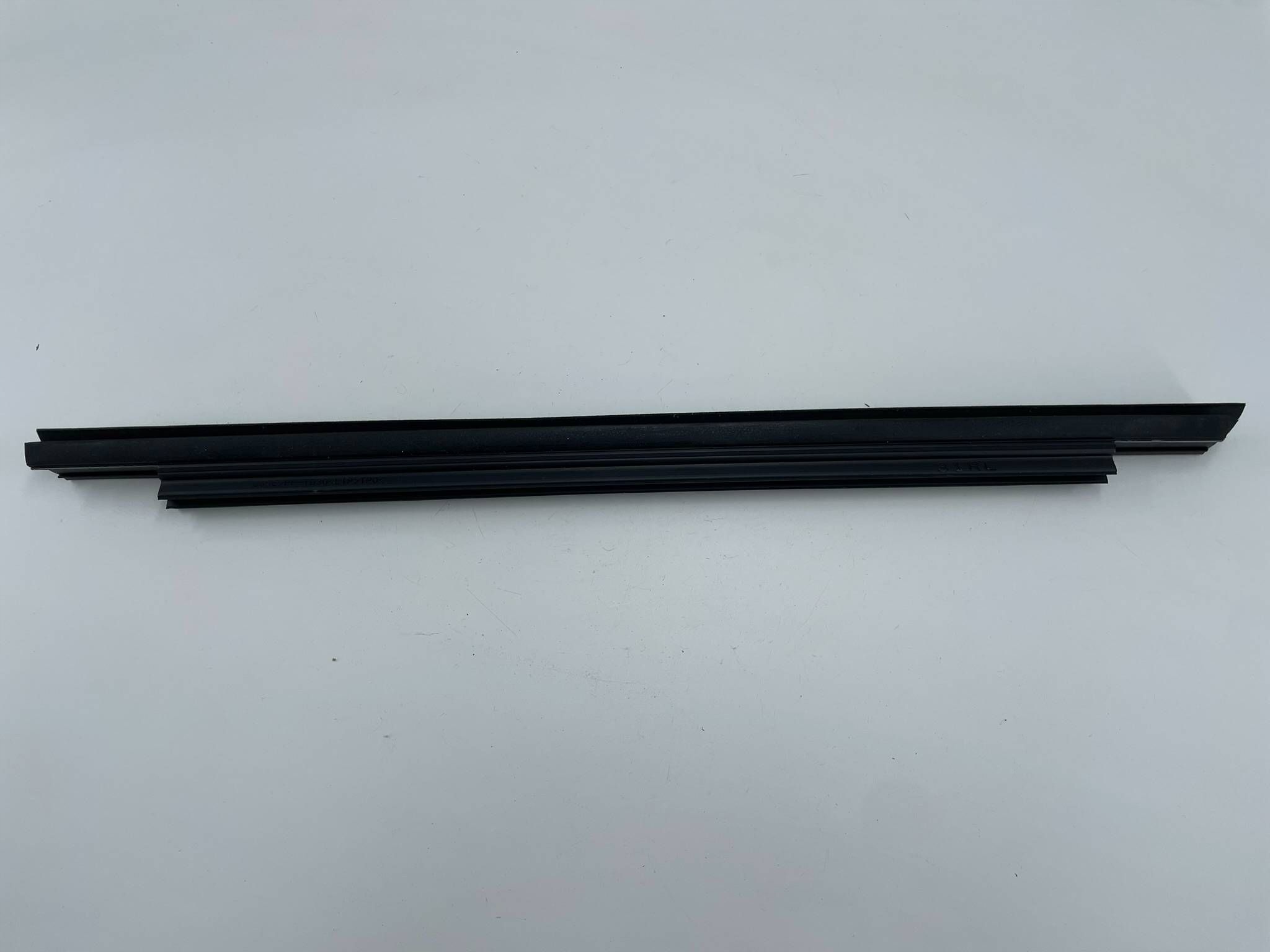 allegro-a3a4a898fa854ece1bfac42d RAV4 V ZGARNIACZ LISTWA WEWNĘTRZNY SZYBY DRZWI TYLNY LEWY TYŁ 68174-42050 - obrazek 1