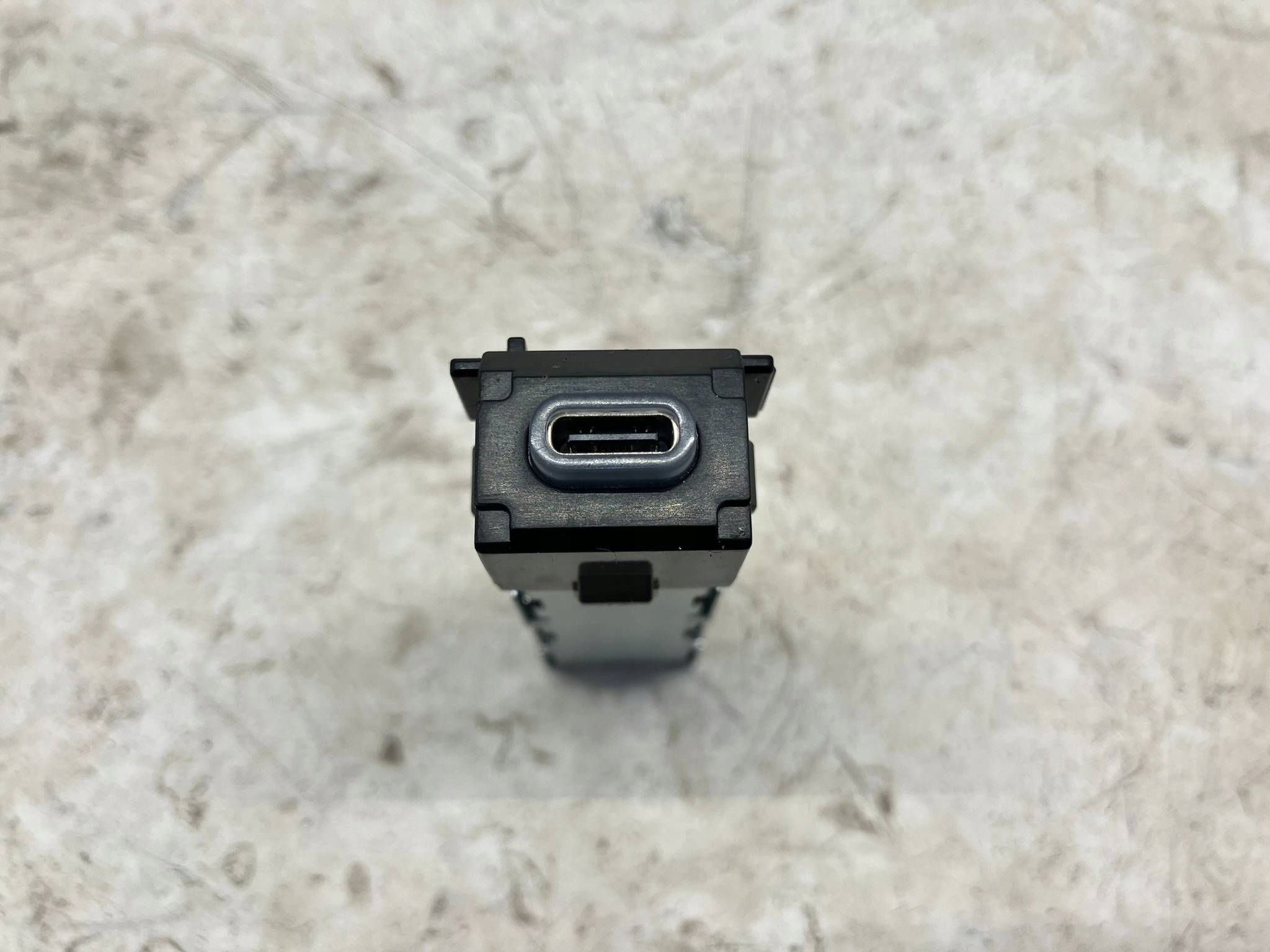 allegro-a408d941fbf81bde7c213173 CHR C-HR II GNIAZDO ZŁĄCZE USB-C 85532-48030 - obrazek 1