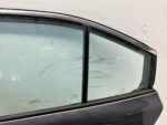 COROLLA E21 SEDAN DRZWI TYLNE LEWE LEWY TYŁ KOMPLETNE 1G3 - obrazek 3