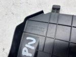 PRIUS IV ZAŚLEPKA OSŁONA MODUŁU GONGU POD FOTELEM PASAŻERA - obrazek 4