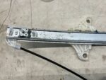YARIS IV MAZDA 2 PODNOŚNIK SZYBY DRZWI PRZEDNICH LEWY PRZÓD 85720-K0020 - obrazek 5