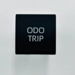 RAV4 V PRZYCISK PRZEŁĄCZNIK PRZEBIEGU TRASY ODO TRIP