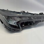 COROLLA E21 LIFT LAMPA PRZEDNIA PRAWA PRAWY PRZÓD BEZ SOCZEWKI LED USZK.