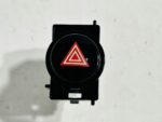 AURIS II LIFT PRZYCISK PRZEŁĄCZNIK ŚWIATEŁ AWARYJNYCH 84332-02300 - obrazek 2
