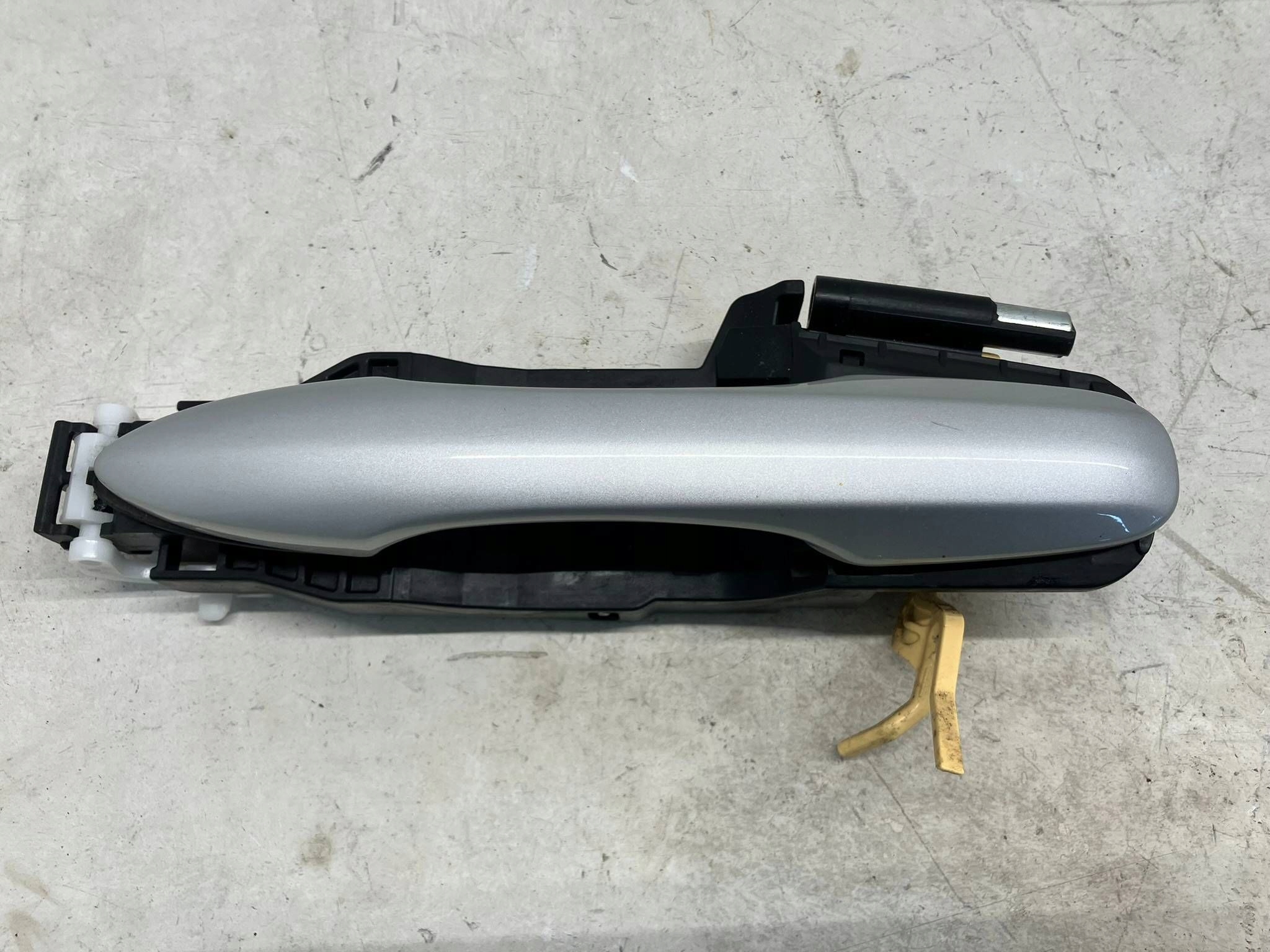 allegro-bd1ff25c0c3b88ef0e1822b5 COROLLA E21 KLAMKA ZEWNĘTRZNA DRZWI TYLNYCH LEWY TYŁ 1F7 - obrazek 1