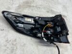 COROLLA E21 LIFT KOMBI LAMPA TYLNA PRAWA PRAWY TYŁ ŻARÓWKI KOMPLETNA - obrazek 4