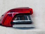 COROLLA E21 SEDAN LAMPA TYLNA LEWA LEWY TYŁ ZWYKŁA ŻARÓWKA USZK. - obrazek 2