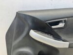 PRIUS III LIFT BOCZEK TAPICERKA DRZWI PRZEDNICH PRAWY PRZÓD JBL - obrazek 2