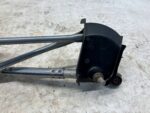 YARIS IV MAZDA 2 MECHANIZM WYCIERACZEK SZYBY CZOŁOWEJ EU 85110-K0120 - obrazek 3