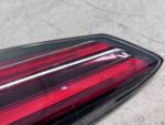 RAV4 IV LIFT LAMPA TYLNA PRAWA PRAWY TYŁ W KLAPE USZKODZONA 81590-42031 - obrazek 8
