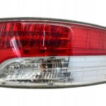 AVENSIS T27 SEDAN LAMPA TYLNA PRAWA PRAWY TYŁ