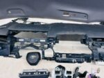 COROLLA E21 KOMBI DESKA KONSOLA AIRBAG KURTYNY PASY PODSUFITKA CZARNA NITKA - obrazek 3