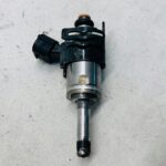 COROLLA E21 LIFT CROSS 2.0 HYBRYDA WTRYSKIWACZ PALIWA 23250-F2050 (8)