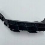 RAV4 V ŚLIZG MOCOWANIE ZDERZAKA TYLNEGO PRAWY TYŁ POD LAMPE 52562-42060