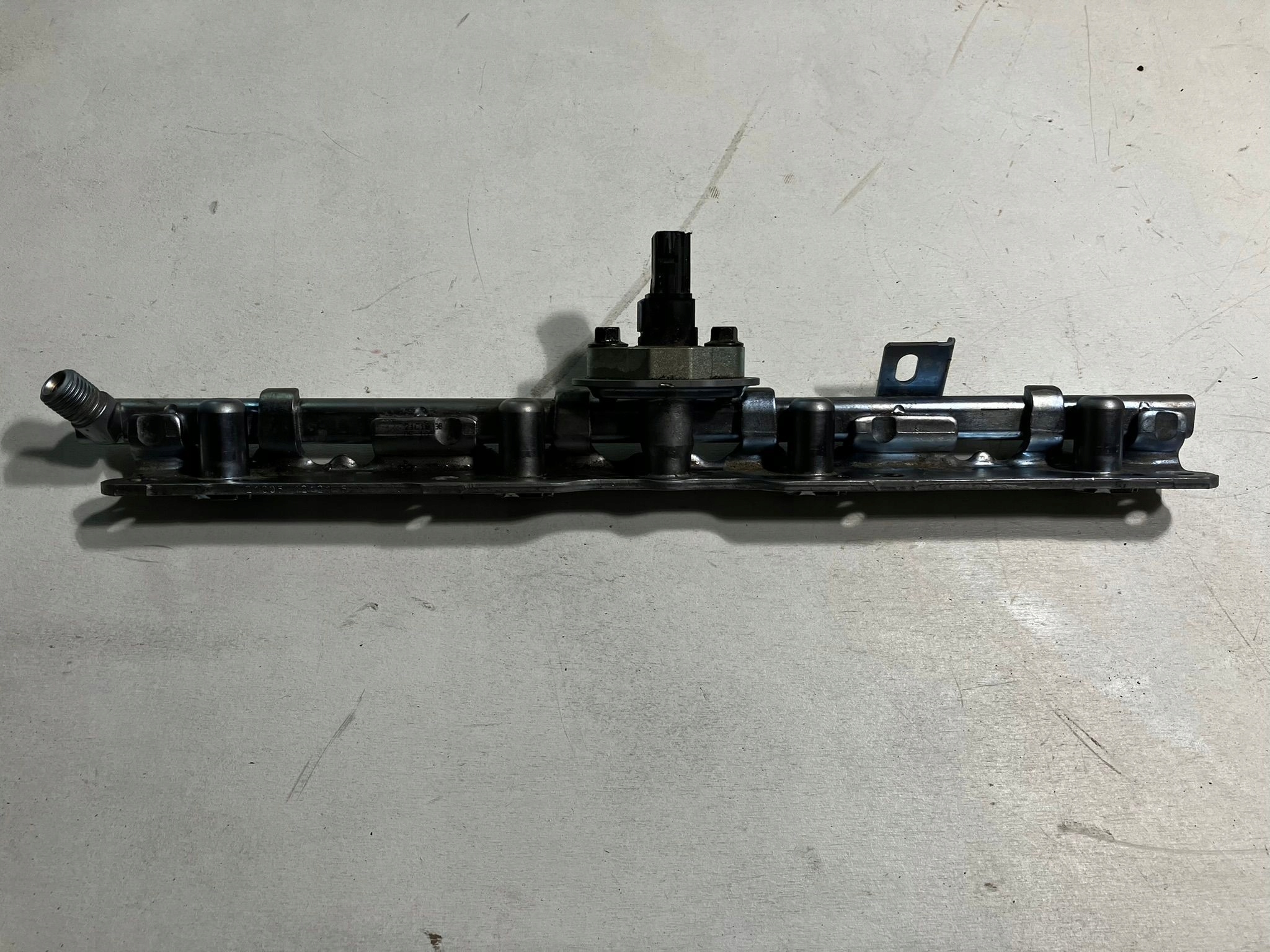 allegro-d021c8eb8f82109f33af1b5e RAV4 V CAMRY VIII 2.5 HYBRYDA LISTWA WTRYSKOWA CZUJNIK 89458-33030 - obrazek 1