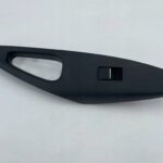 COROLLA E21 PRZYCISK PRZEŁĄCZNIK SZYBY DRZWI TYLNYCH LEWY TYŁ 74272-02820