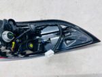 COROLLA E21 SEDAN LAMPA TYLNA LEWA LEWY TYŁ ZWYKŁA ŻARÓWKA USZK. - obrazek 6