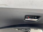 COROLLA E21 LIFT KOMBI BOCZEK TAPICERKA DRZWI TYLNYCH LEWY TYŁ MATERIAŁ - obrazek 3