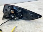 COROLLA E21 LIFT KOMBI LAMPA TYLNA LEWA LEWY TYŁ ŻARÓWKI BEZ ZAŚLEPKI KPL - obrazek 7
