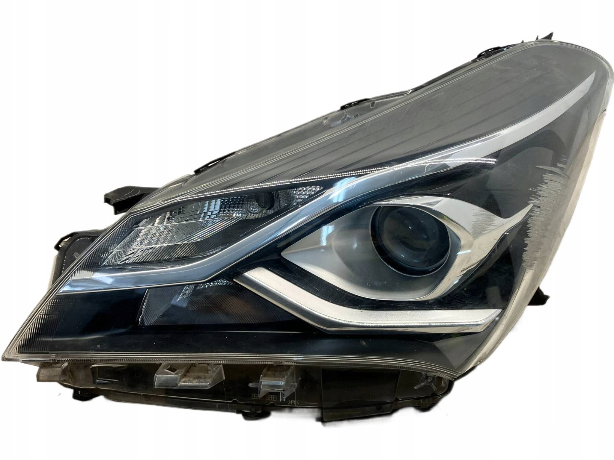 allegro-db3b4f5280666afd165ac603 YARIS III LIFT LAMPA PRZEDNIA LEWA LEWY PRZÓD ZWYKŁA USZKODZONA - obrazek 1