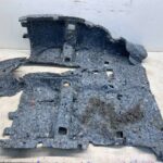 COROLLA E21 KOMBI HYBRYDA WYGŁUSZENIE WNĘTRZA PODŁOGI POD DYWAN