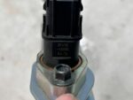 COROLLA E21 LIFT CROSS 2.0 HYBRYDA LISTWA WTRYSKOWA CZUJNIK 89458-33030 - obrazek 6