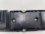 COROLLA E21 PRZYCISK PRZEŁĄCZNIK REGULACJI SZYB PRZEDNI LEWY 84040-02490 - obrazek 9