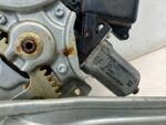 AURIS II MECHANIZM PODNOSZENIA SZYBY PRAWY TYŁ MAŁA WTYCZKA 85720-02440-B - obrazek 4