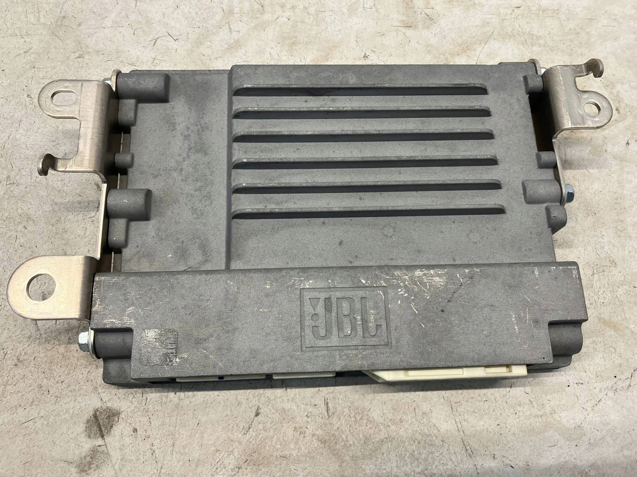 allegro-e3efa0a44da57a57c751879a RAV4 V WZMACNIACZ DŹWIĘKU AUDIO JBL 86280-42060 - obrazek 1