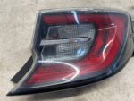 COROLLA E21 HATCHBACK LAMPA TYLNA PRAWA PRAWY TYŁ KOMPLETNA Z ZAŚLEPKĄ - obrazek 2