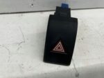 RAV4 V PRZYCISK PRZEŁĄCZNIK ŚWIATEŁ AWARYJNYCH - obrazek 3