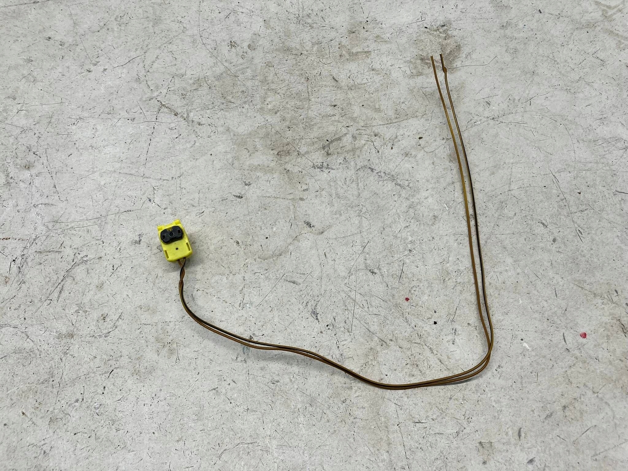 allegro-e9519132b44f74f682d24fb6 TOYOTA LEXUS WTYCZKA KOSTKA ZŁĄCZE AIRBAG PASA BEZPIECZEŃSTWA 2 PIN - obrazek 1