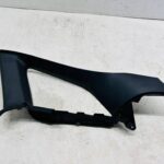COROLLA E21 KOMBI OSŁONA SŁUPKA TYLNA PRAWA PRAWY TYŁ CZARNA 62470-02640