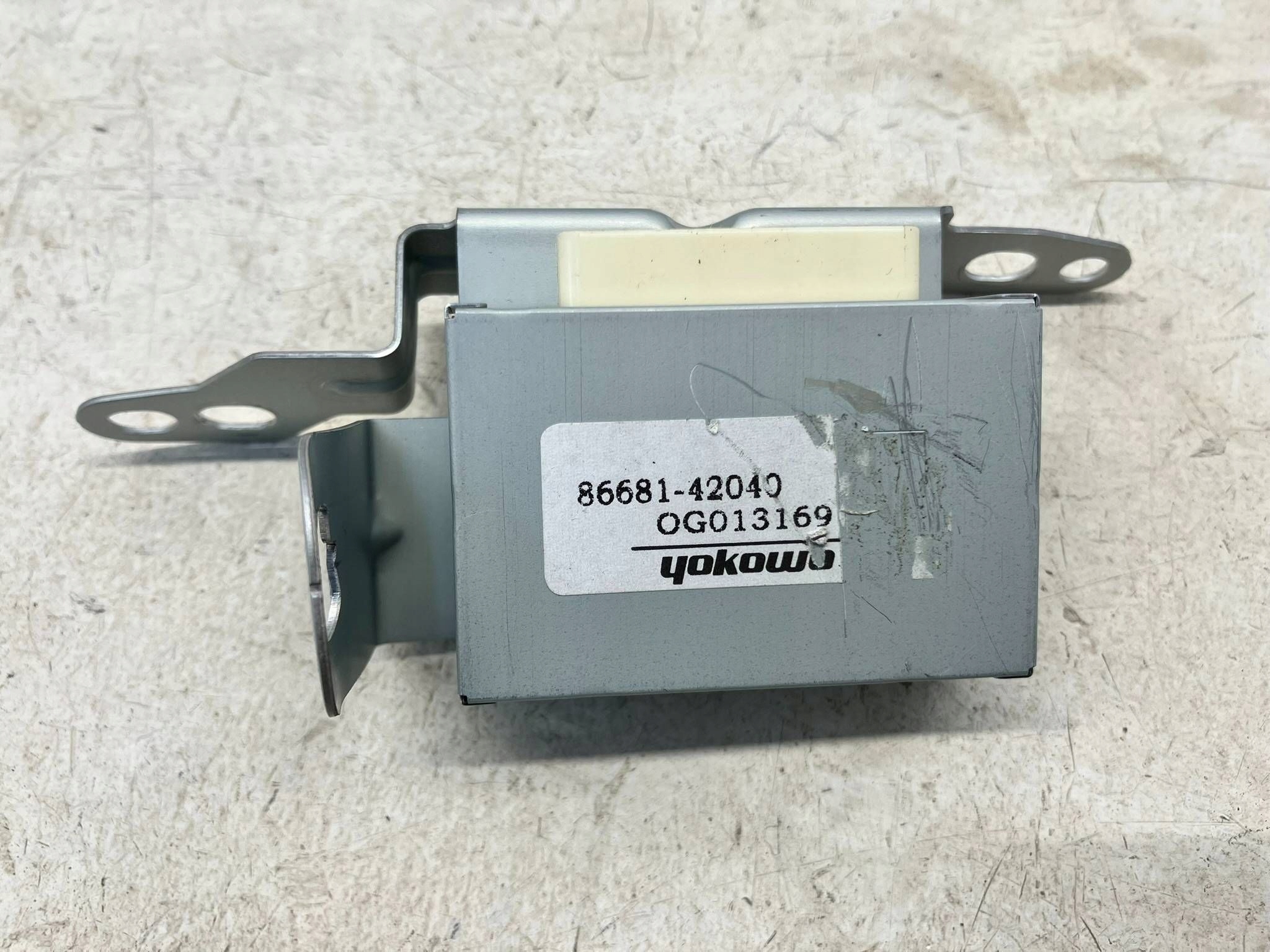 allegro-ed0bff65121d204af51ac19b RAV4 V MODUŁ WZMACNIACZ ANTENY 86681-42040 - obrazek 1