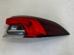 COROLLA E21 SEDAN LAMPA TYLNA PRAWY TYŁ ZWYKŁA - obrazek 2