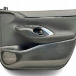 YARIS CROSS BOCZEK TAPICERKA DRZWI PRZEDNICH PRAWY PRZÓD
