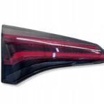 RAV4 IV LIFT LAMPA TYLNA PRAWA PRAWY TYŁ W KLAPE USZKODZONA 81590-42031