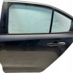 COROLLA E21 SEDAN DRZWI TYLNE LEWE LEWY TYŁ KOMPLETNE 1G3