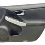 PRIUS III LIFT BOCZEK TAPICERKA DRZWI PRZEDNICH PRAWY PRZÓD JBL