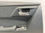 AURIS II LIFT BOCZEK TAPICERKA DRZWI TYLNYCH LEWYCH LEWY TYŁ MATERIAŁ - obrazek 3