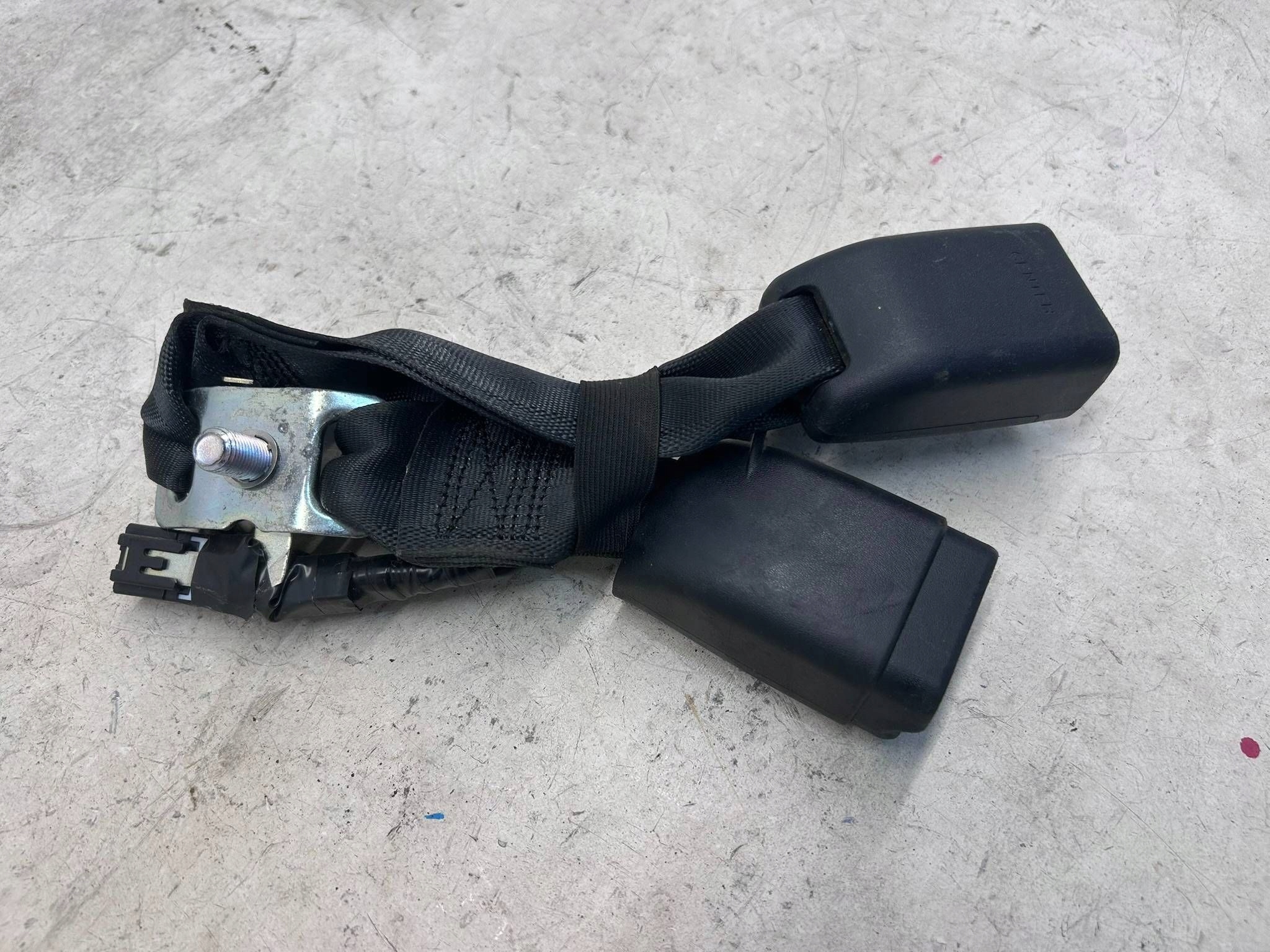 allegro-f947a8d7b7e0460f92599a02 AURIS II LIFT SPINKA WPINKA KLAMRA TYLNEGO PASA BEZPIECZEŃSTWA PODWÓJNA - obrazek 1